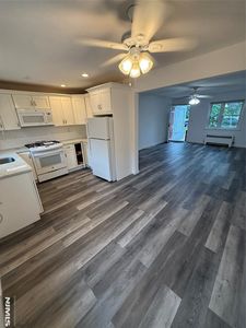 292 Esplanade APT 35