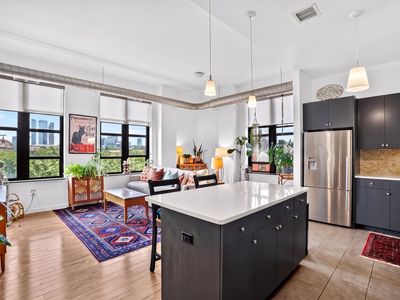 232 Pavonia Ave APT 619