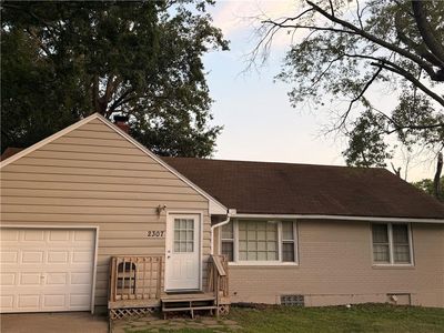 2307 NE 37th Ter
