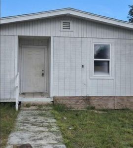 1800 Victoria Dr