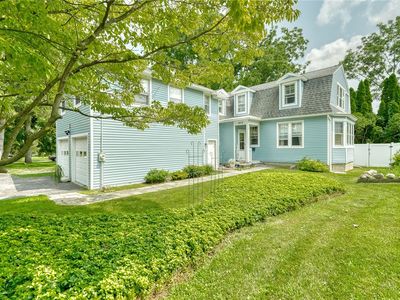 4572 Saint Paul Blvd