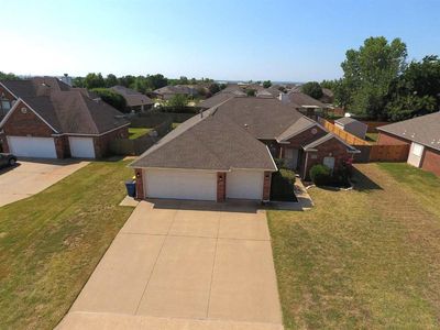 811 Lynn Ln