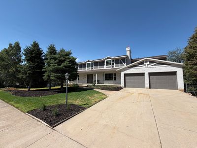 717 Woodridge Dr