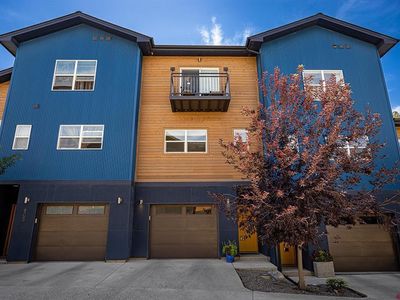 220 Metz Lane #804
