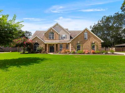 102 White Columns Dr