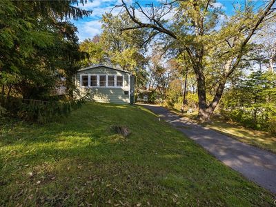 227 Scott Ave