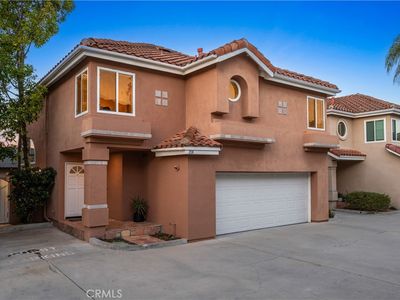 208 Calabria Ct