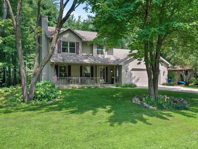 1744 Ives Ln