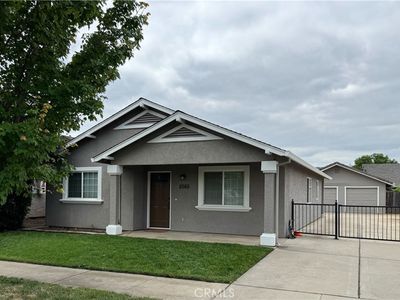 2565 Mariposa Ave