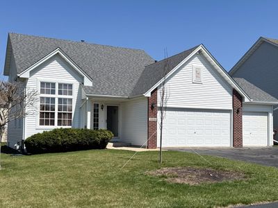 3008 Hamlin Dr