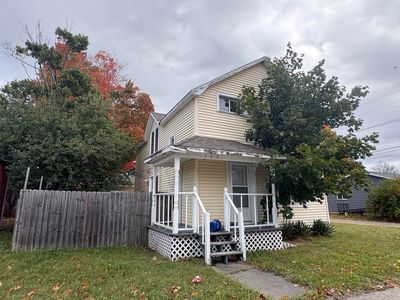 409 Handy St