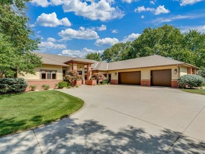 1 Prairie Dunes Dr