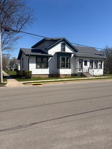 233 W Larrabee St