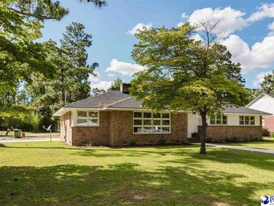 200 Magnolia St