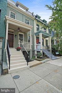 1734 Swann St NW