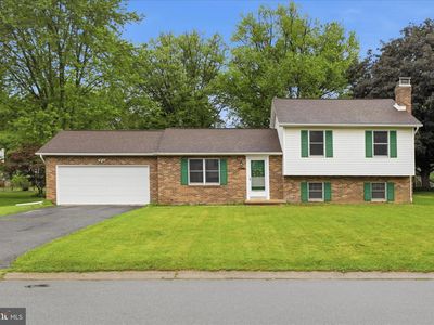 3137 Woodridge Dr