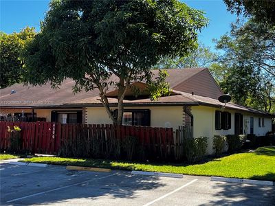 4296 Woodstock Dr APT A