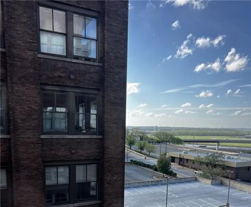712 Broadway Blvd #401