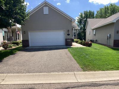 3827 Meadowview Way