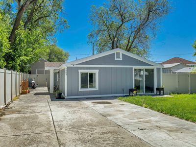 1445 W Russett Ave