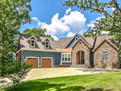 2082 Shore Side Ln