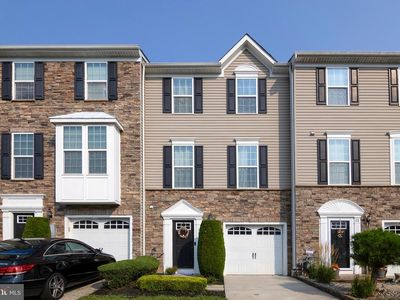 14 Village Green Ln