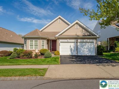 5 Edinburgh Dr