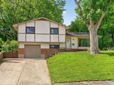 7715 Dalglen Ct