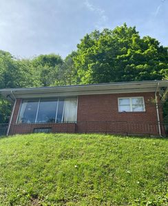 144 Perry St