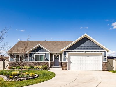 692 Stone Brook Cir