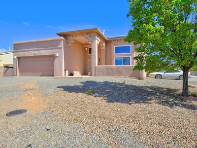 2524 Manzano Loop NE