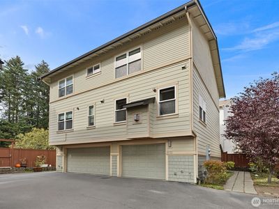 810 N 145th Lane