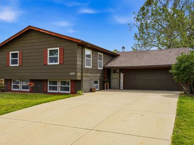 4610 Pineview Dr NE