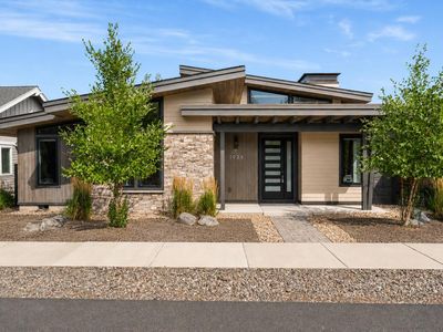1036 N Forest Edge Dr