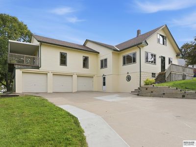 7402 Sarpy Ave