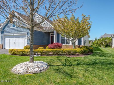 8 E Dartford Drive