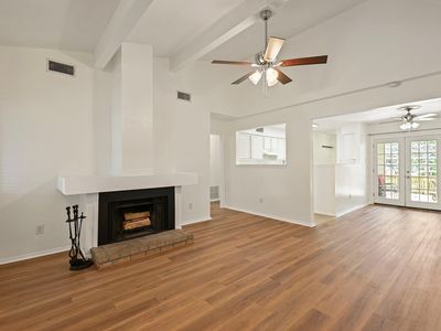 2800 Longmire Dr APT 9