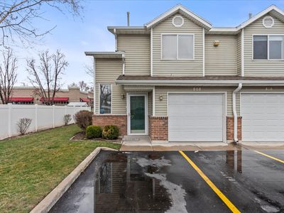 808 E Green Vista Ct
