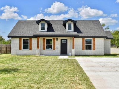 1907 E La Pointe Ave