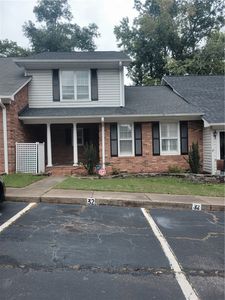 32 Somersett Dr