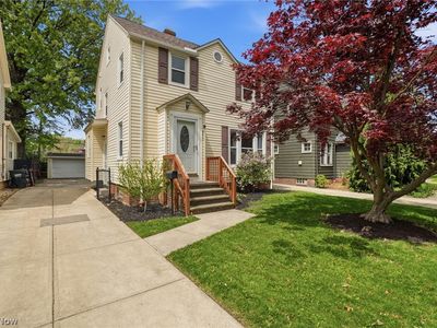 350 E 210th St