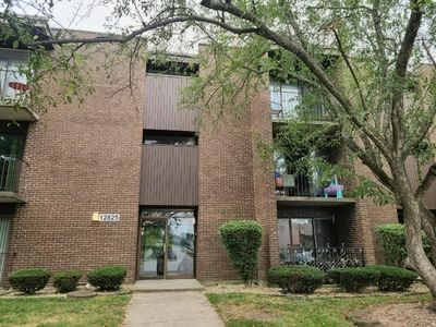 12825 S Kenneth Ave APT D2