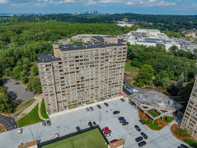 250 Hammond Pond Pkwy APT 306N