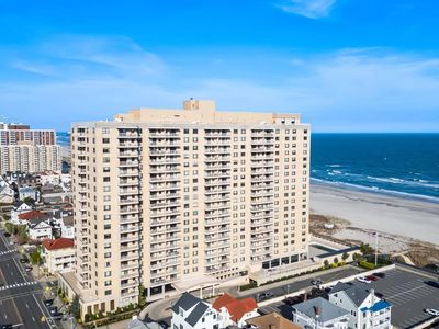 5000 Boardwalk APT 1008-1009
