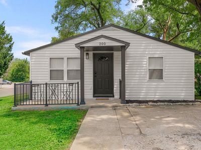 200 E McCarty St