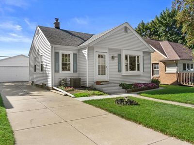 10533 W Everett CIRCLE