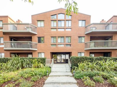 2425 S Norfolk St APT 204