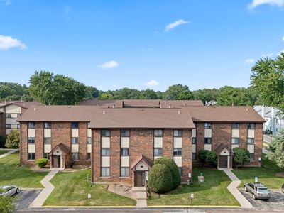 423 Berkshire Dr APT 33