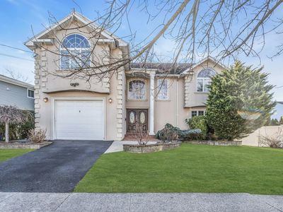 4 Laurette Lane