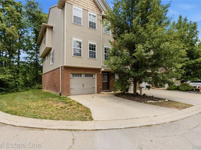 1615 Red Hickory Ct